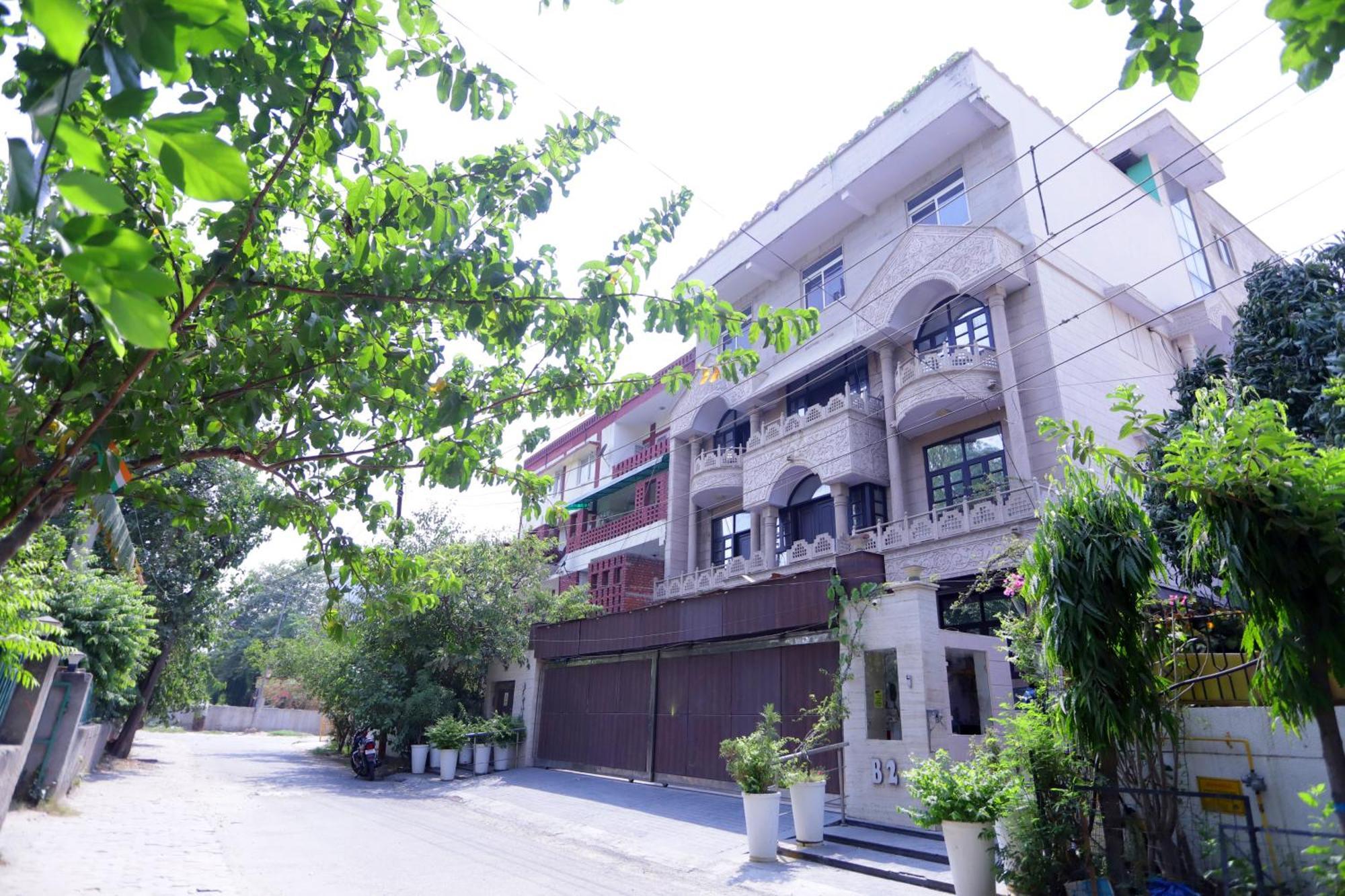 Hotel Pk Residency ノイダ エクステリア 写真