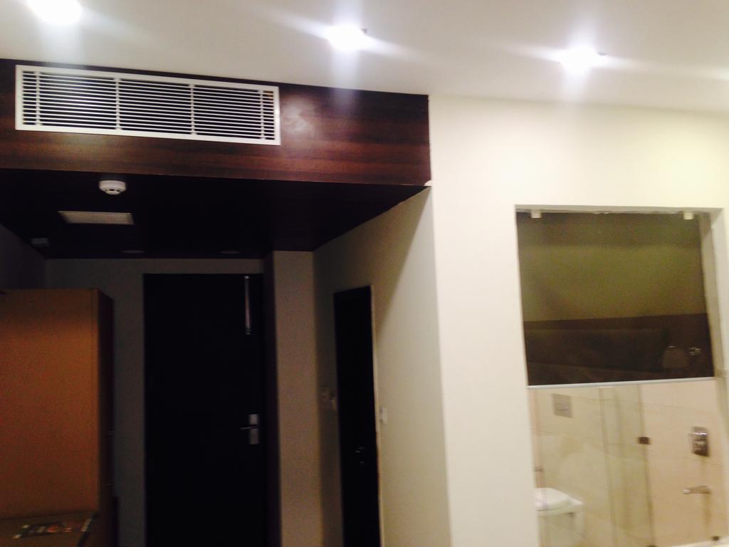 Hotel Pk Residency ノイダ エクステリア 写真