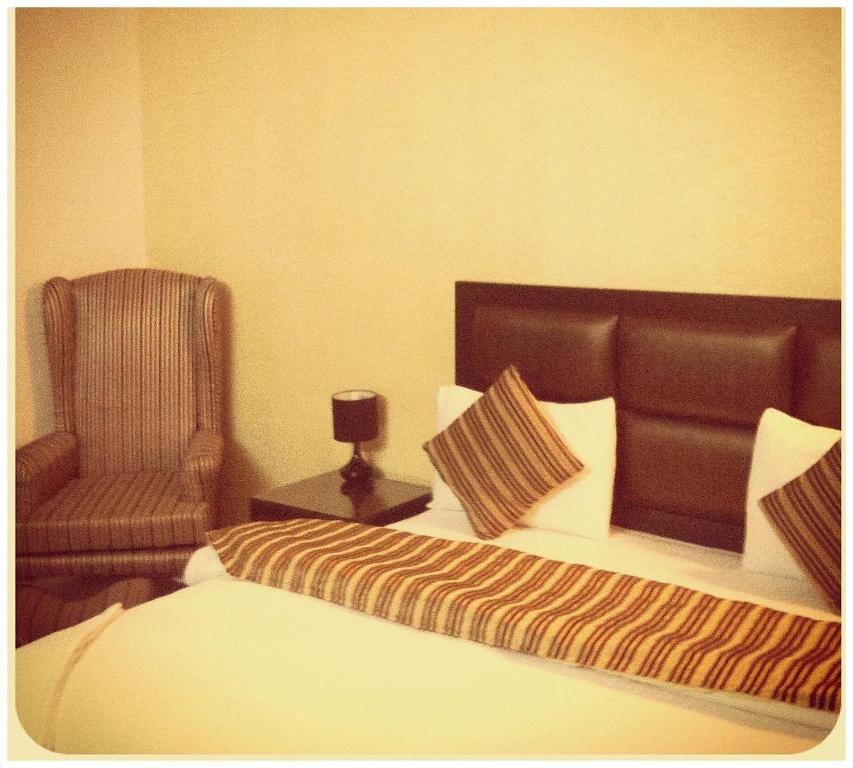 Hotel Pk Residency ノイダ エクステリア 写真